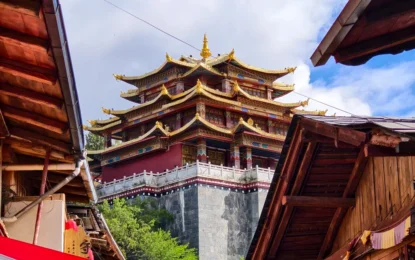 香格里拉獨克宗古城景點：月光城裡的信仰與詩意